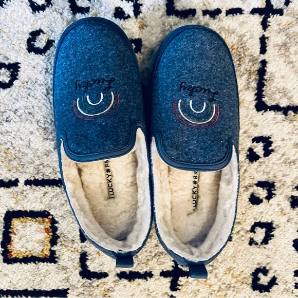 Lucky Brand Shoes - NWT Lucky Brand Embroidered Slippers Blue With Sherpa Lining Size 6.5